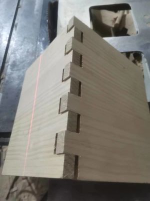 Customized Size Natural/Bleached Honeycomb Box Pine Board Beehive Box with Four Frames