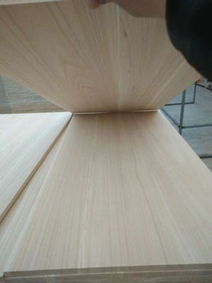 Customized Wooden Moulding Solid Wood Timber Paulownia Wood Board in Natural Color