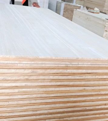 480-550kg/m3 Three Layers Radiata Pine Board Solid Wood Material for Others Project Solution Capability