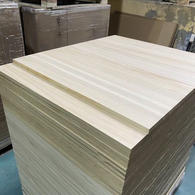 AA Grade Radiata Pine Board With E0 E1 Environmental Glue 9-35mm Thickness