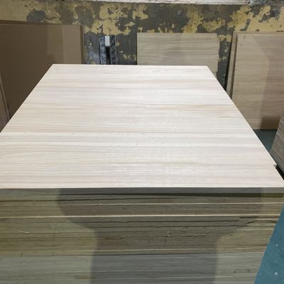 AA Grade Radiata Pine Board With E0 E1 Environmental Glue 9-35mm Thickness