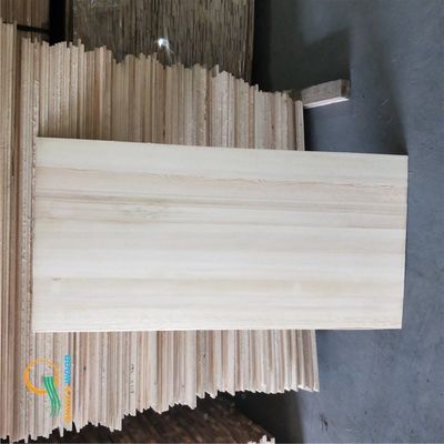 Pine Wood Furniture With Density 480-550kg/M3 And Moisture Content 8%-12%