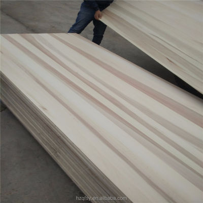 Poplar Solid Timber Board Moisture Content 8%-12% With Length 100mm-2440mm