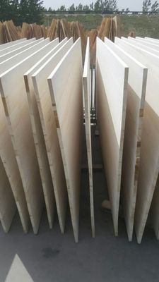 Poplar Solid Timber Board Moisture Content 8%-12% With Length 100mm-2440mm